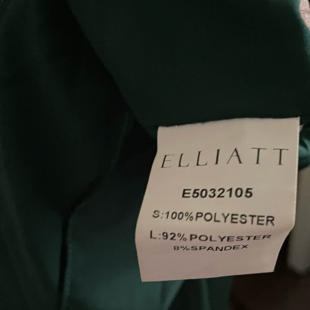 New! Elliatt Asymmetrical Ruched One-Shoulder Green Cocktail Dress - Picture 6 of 8